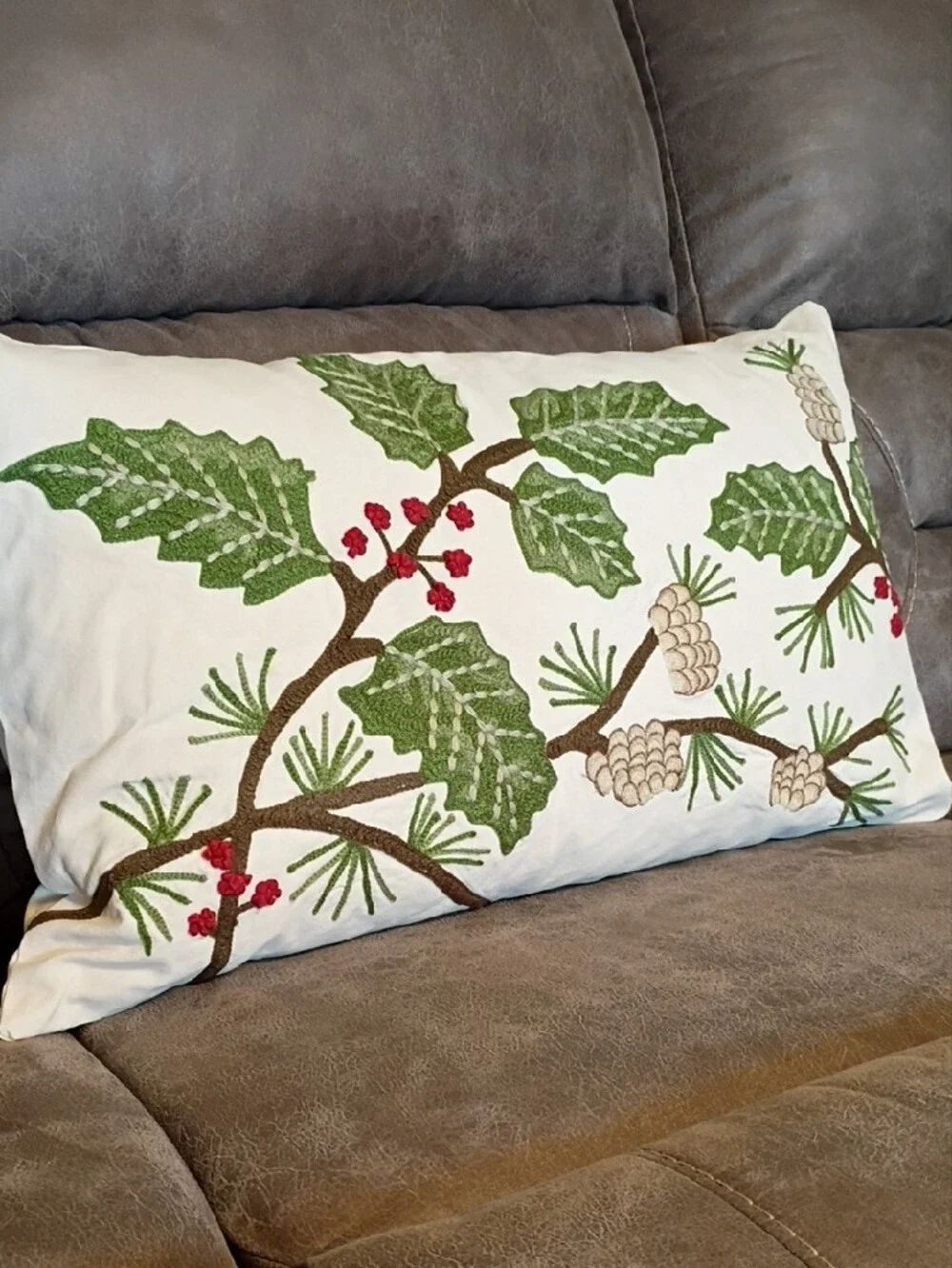 Embroidered Holiday Pinecone Pillow - Cream & Green
